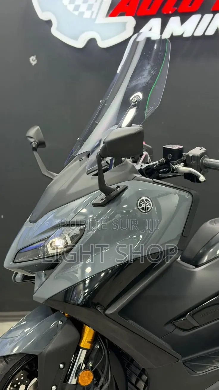 Nouveau Yamaha NMAX 155 2023 Argenté