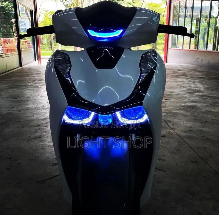 Nouveau Yamaha NMAX 155 2023 Argenté