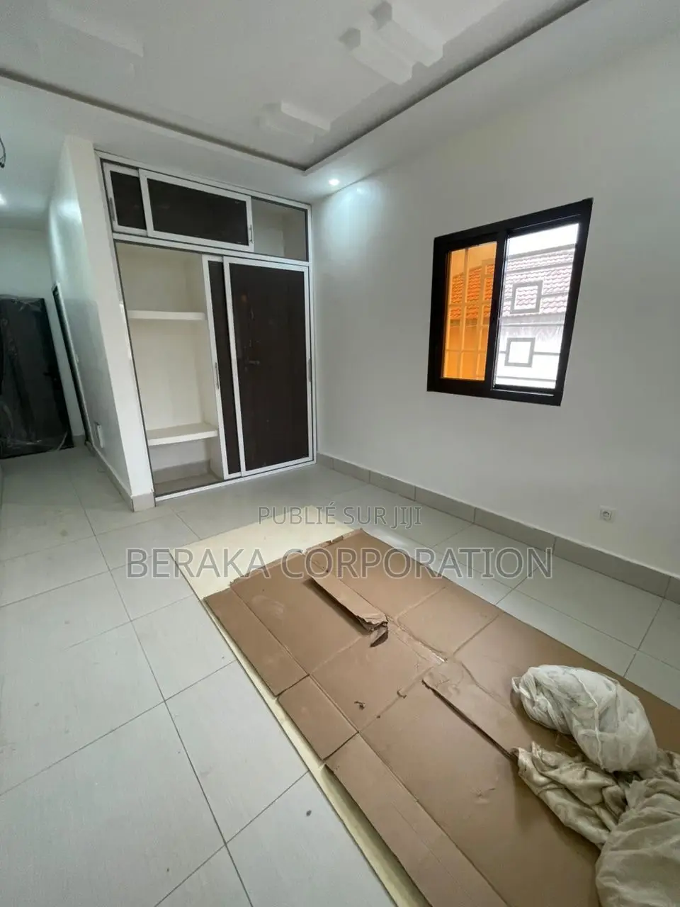 4chbre Duplex dans Beraka Corporation, Cocody à Louer