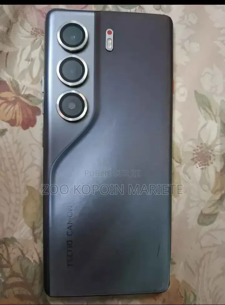 Nouveau Tecno Spark 40 Pro 256 GB Violet