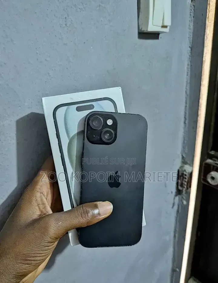 Nouveau Apple iPhone 15 512 GB Noir