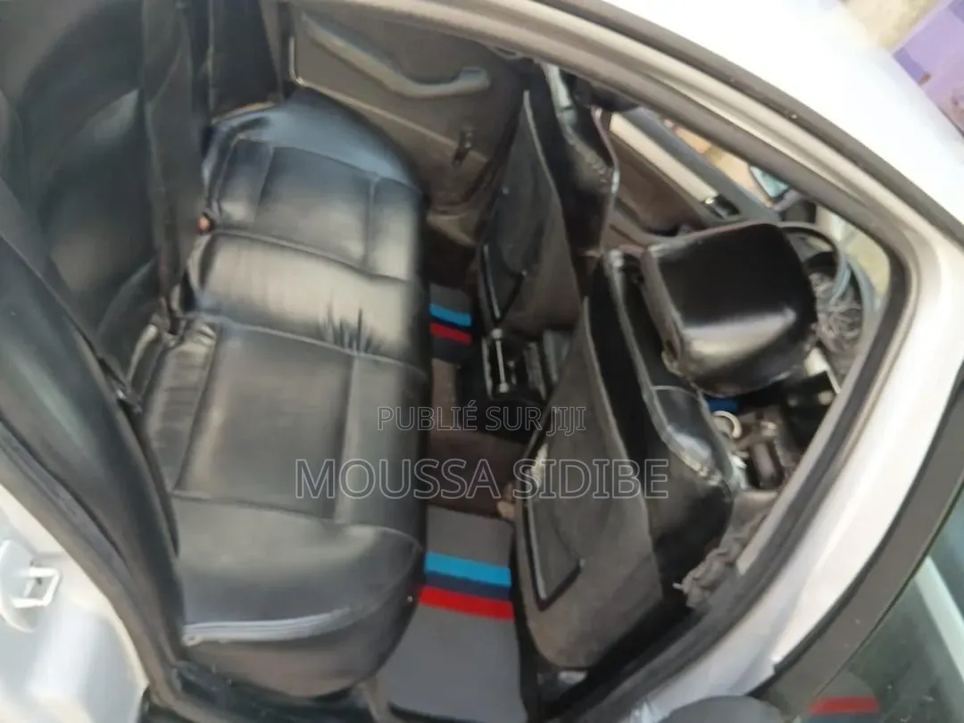 BMW 3 Series 2004 Gris