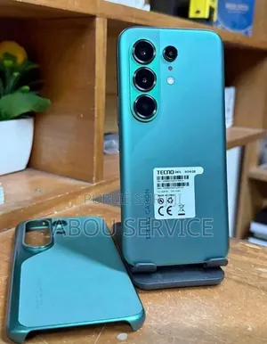 Nouveau Tecno Camon 50 Ultra 512 GB Autre