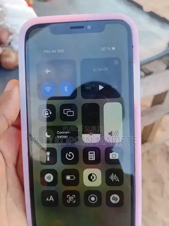 Nouveau Apple iPhone XR 64 GB Autre
