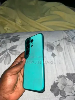 Nouveau Tecno Camon 50 Pro 256 GB Vert