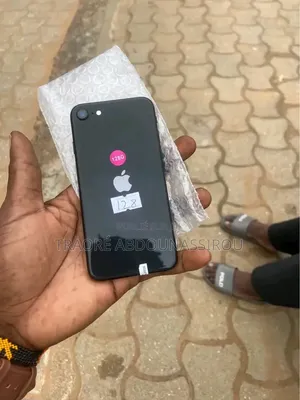 Nouveau Apple iPhone SE 128 GB Noir