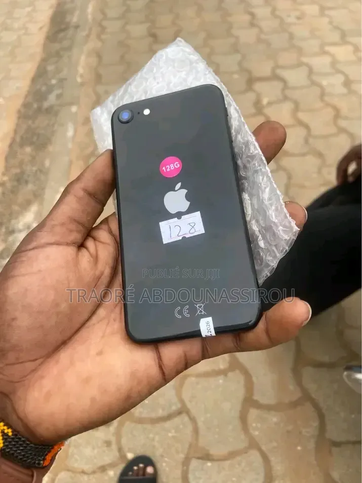 Nouveau Apple iPhone SE 128 GB Noir