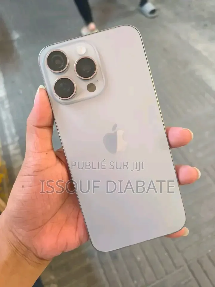 Nouveau Apple iPhone 15 Pro Max 1 TB Autre
