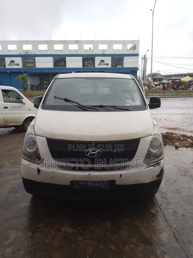 Hyundai H200 2013 Blanc