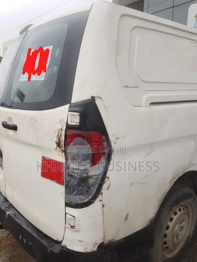 Hyundai H200 2013 Blanc