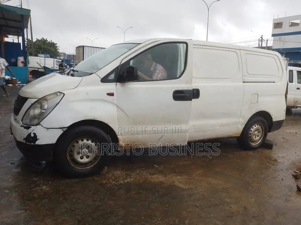 Hyundai H200 2013 Blanc