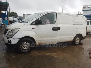 Hyundai H200 2013 Blanc