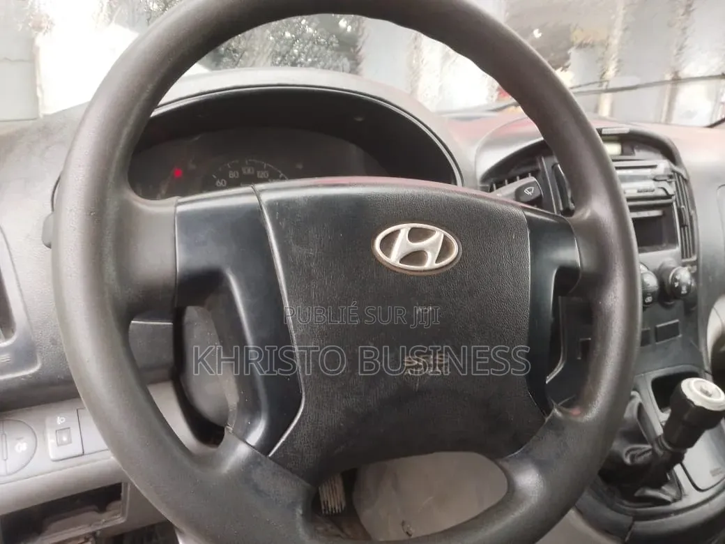 Hyundai H200 2013 Blanc