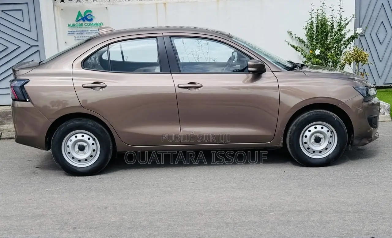 Suzuki Dzire 2025 Gris