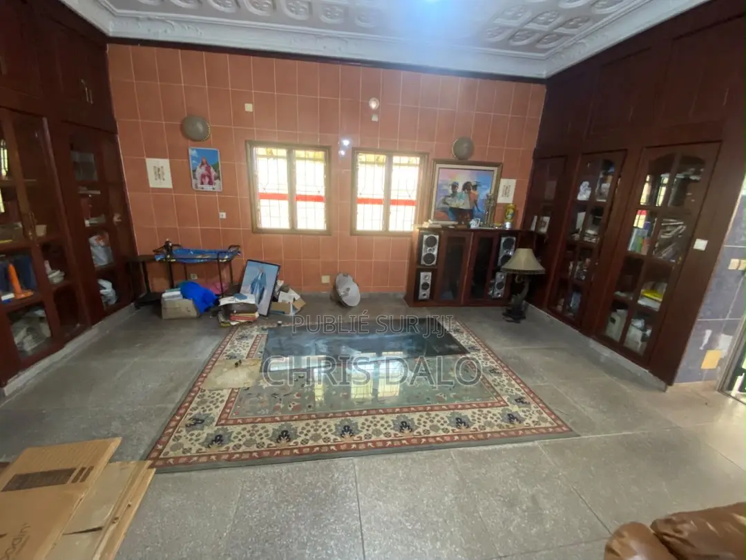 15chbre Duplex dans Manou, Cocody à Louer