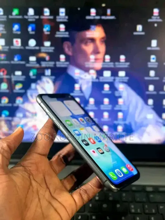 Nouveau Apple iPhone 11 128 GB Noir