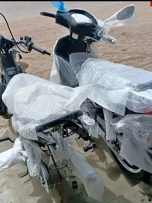 Nouveau KTM Duke 125 2026 Argenté