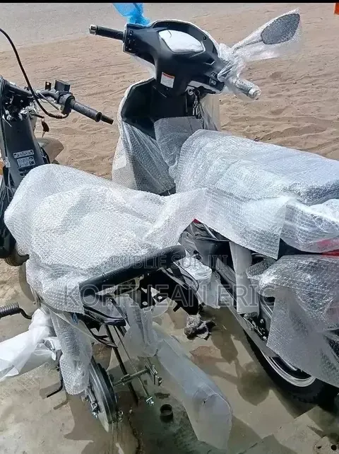 Nouveau KTM Duke 125 2026 Argenté