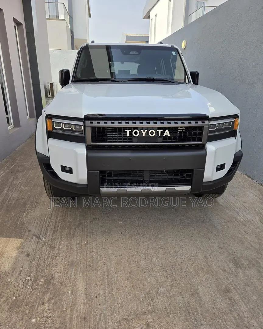 Toyota Land Cruiser 2024 Blanc cassé