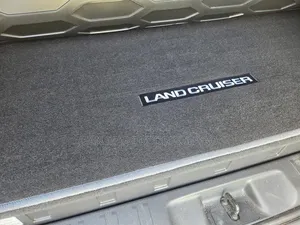 Toyota Land Cruiser 2024 Blanc cassé