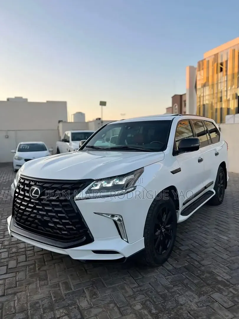 Lexus LX 2021 Blanc cassé