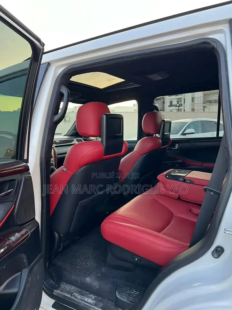 Lexus LX 2021 Blanc cassé