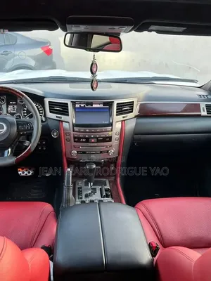 Lexus LX 2021 Blanc cassé