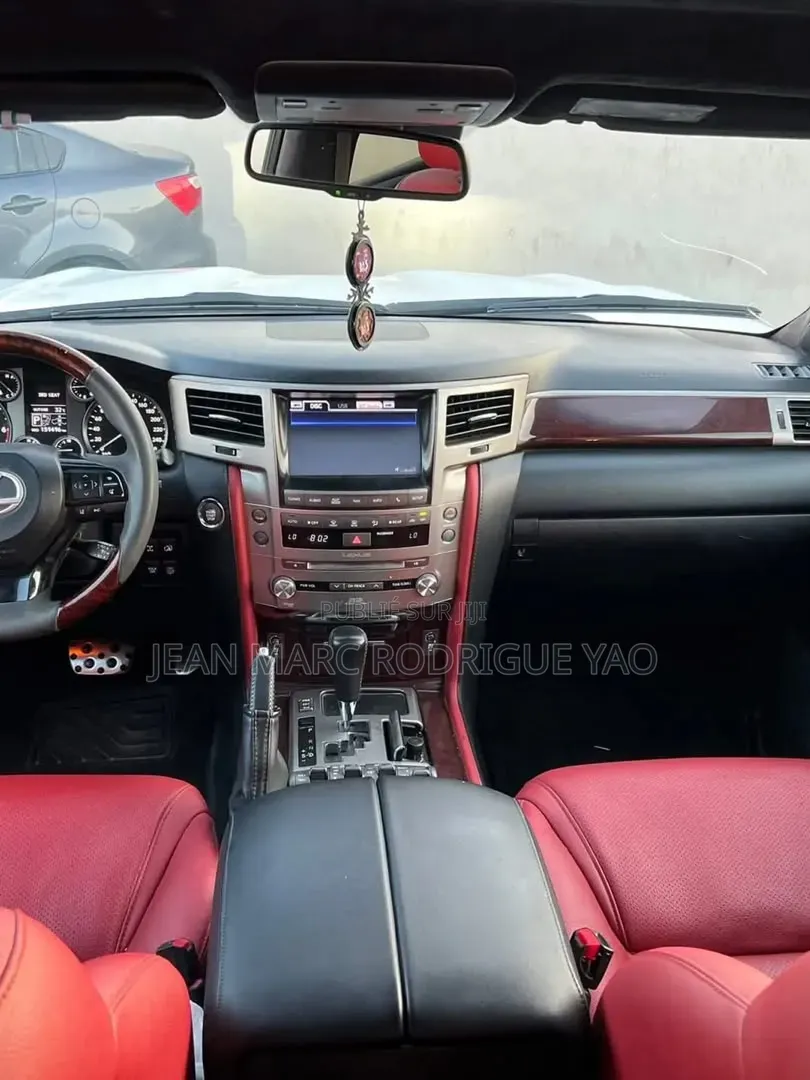 Lexus LX 2021 Blanc cassé