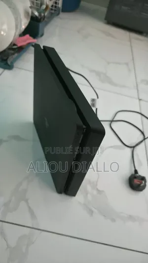 PlayStation 4 Slim
