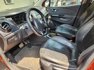 Renault Captur 2016 Orange