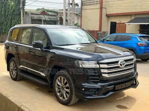 Toyota Land Cruiser 2024 Noir