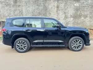 Toyota Land Cruiser 2024 Noir