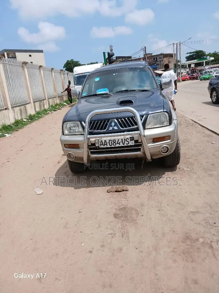 Mitsubishi L200 Club Cab 2.5 136hp 4WD 2005 Vert