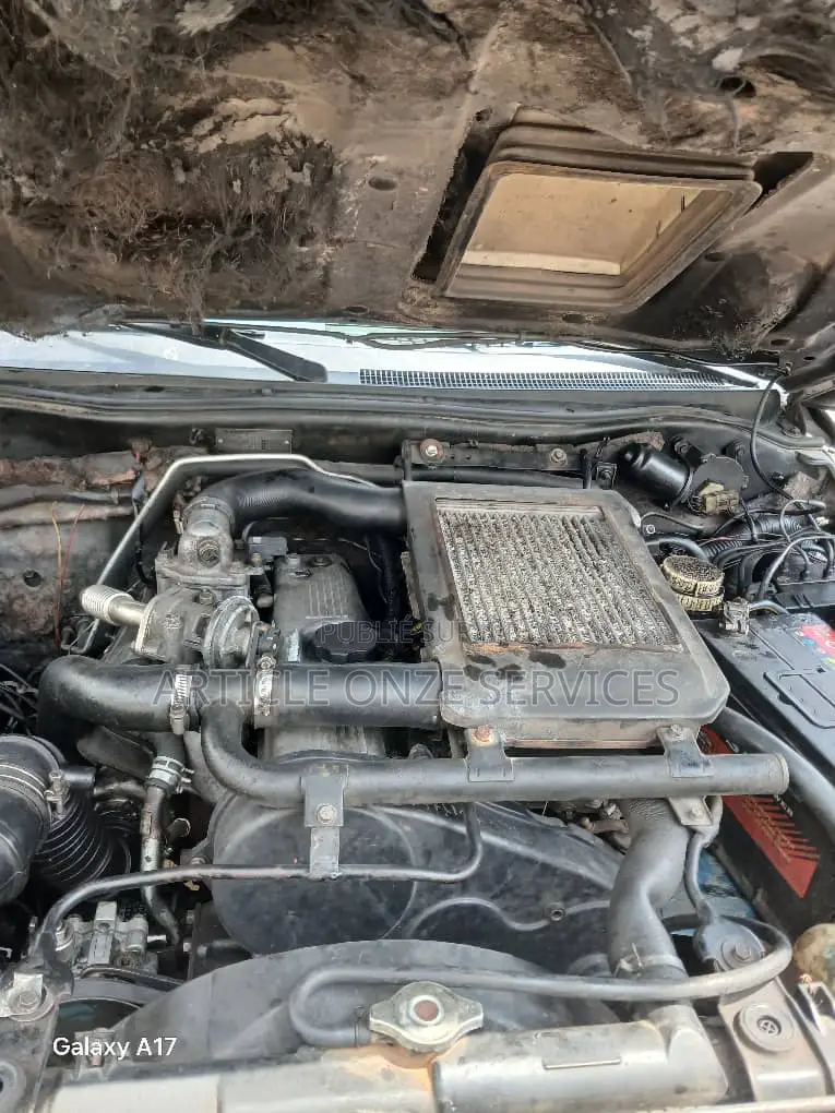 Mitsubishi L200 Club Cab 2.5 136hp 4WD 2005 Vert