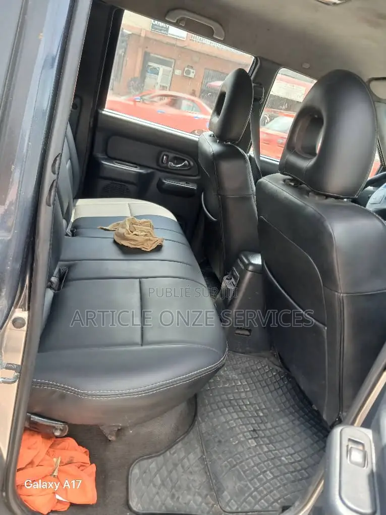 Mitsubishi L200 Club Cab 2.5 136hp 4WD 2005 Vert