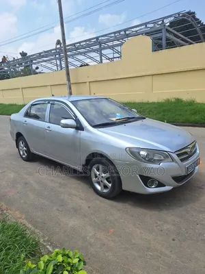 Toyota Corolla L 4dr Sedan (1.8L 4cyl 4A) 2015 Gris