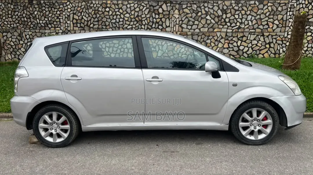 Toyota Verso 2009 Argenté