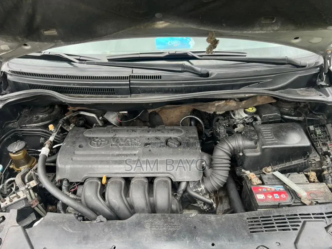 Toyota Verso 2009 Argenté