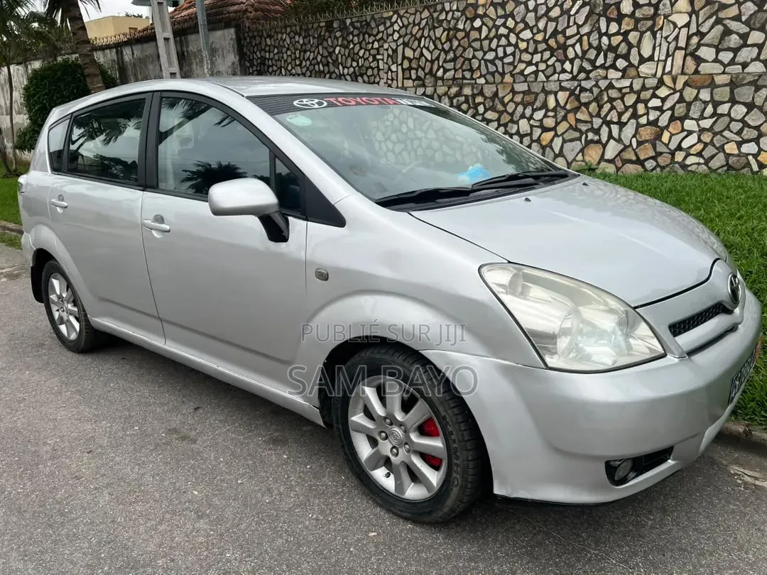 Toyota Verso 2009 Argenté