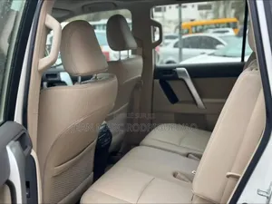 Toyota Land Cruiser Prado 2022 Blanc cassé