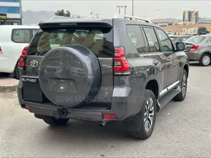 Toyota Land Cruiser Prado 2022 Noir
