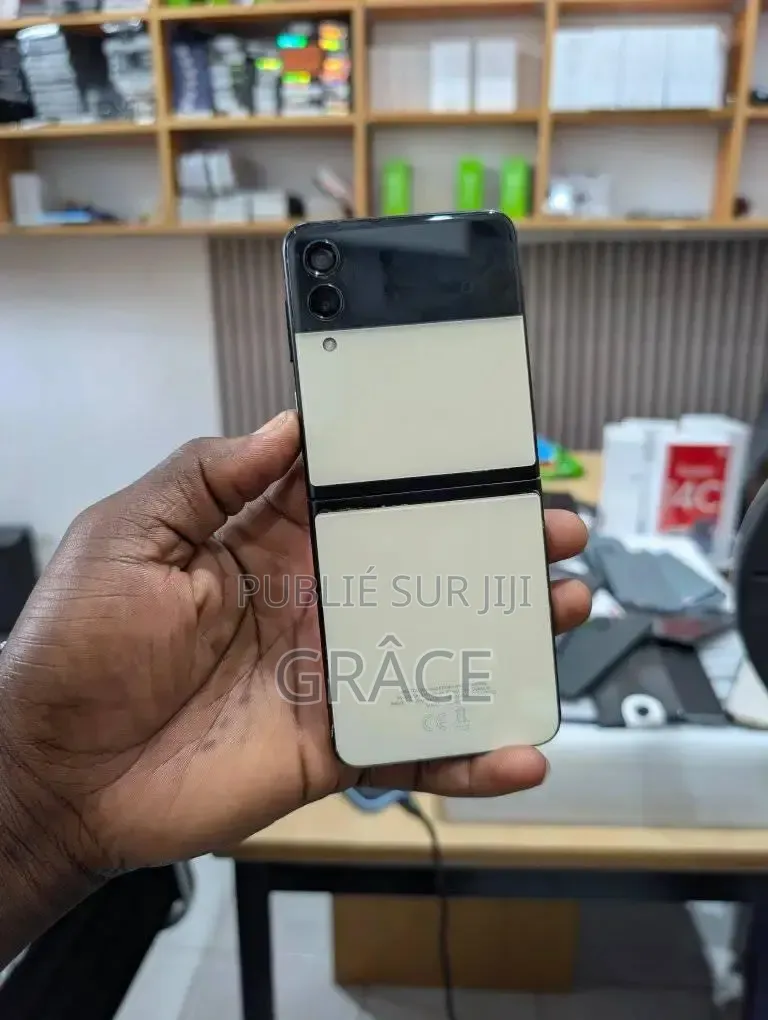 Nouveau Samsung Galaxy Z Flip 3 128 GB Blanc