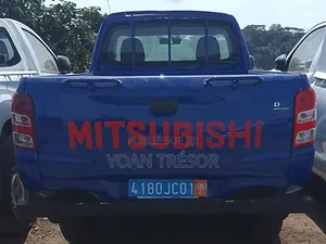 Mitsubishi L200 2017 Bleu