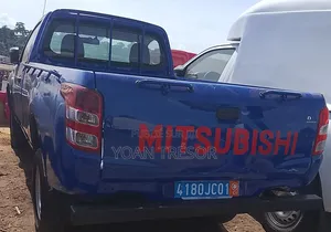 Mitsubishi L200 2017 Bleu