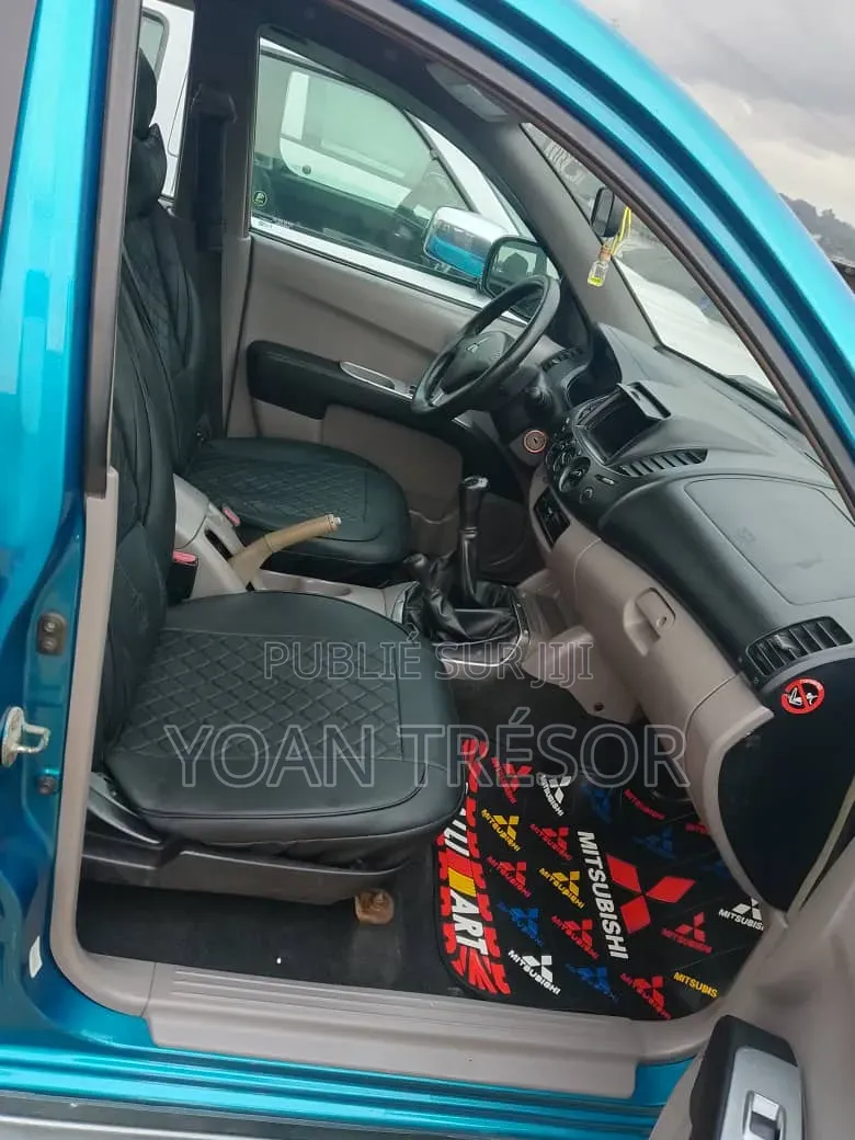 Mitsubishi L200 2012 Turquoise