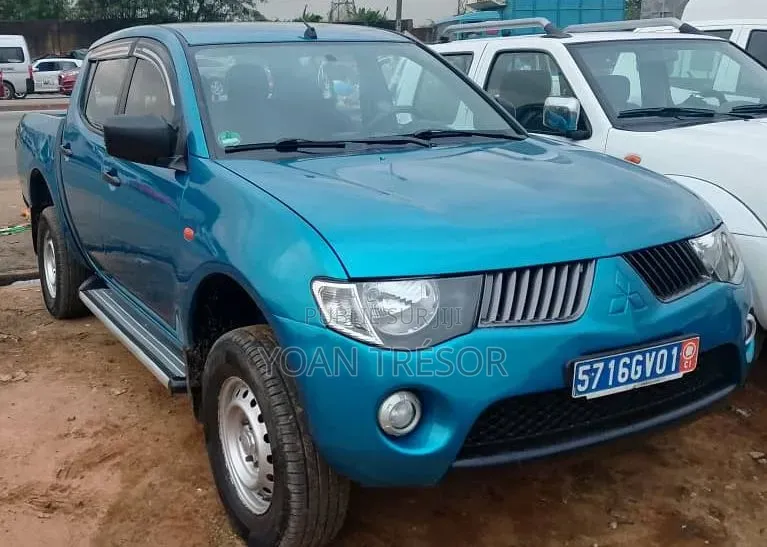 Mitsubishi L200 2012 Turquoise