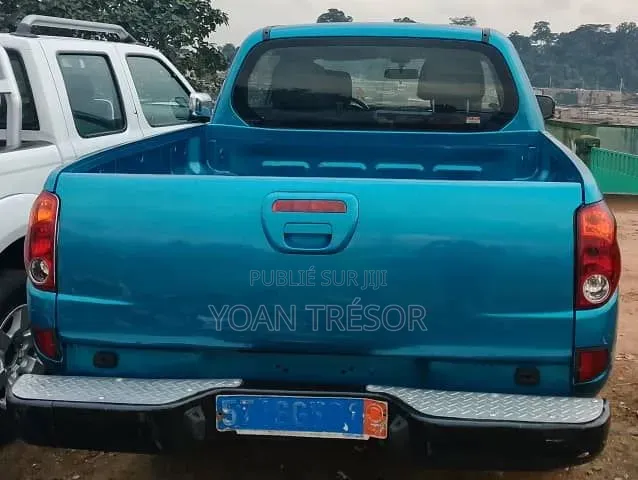 Mitsubishi L200 2012 Turquoise