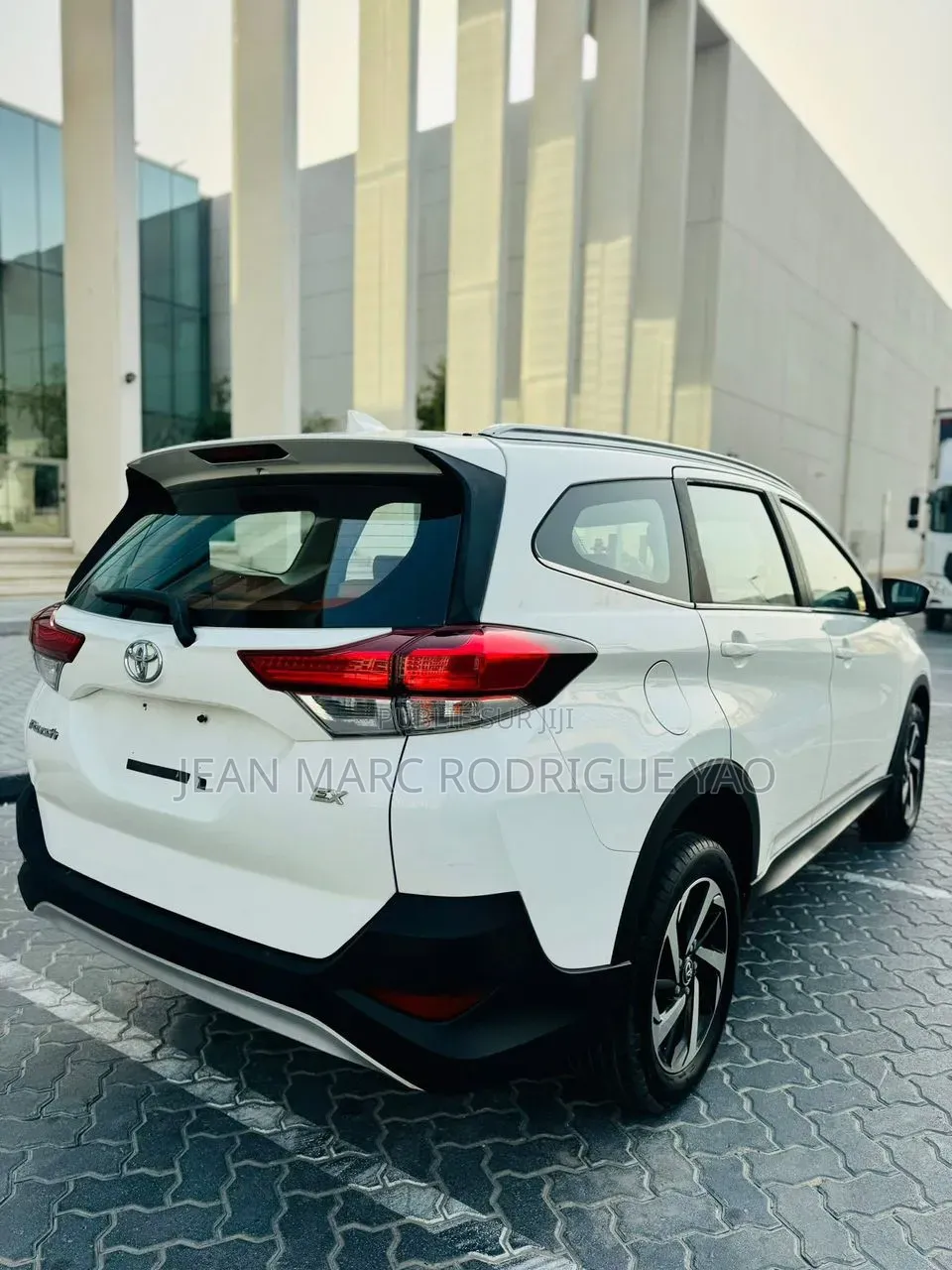Toyota Rush 2020 Blanc cassé
