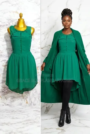 Magnifique Robe Mi-Long Verte. SOLDE : 1500FCFA