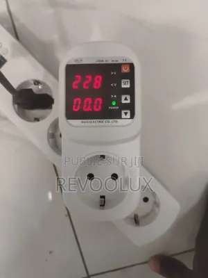 Prise De Protection De Surtension Et Sous Tension